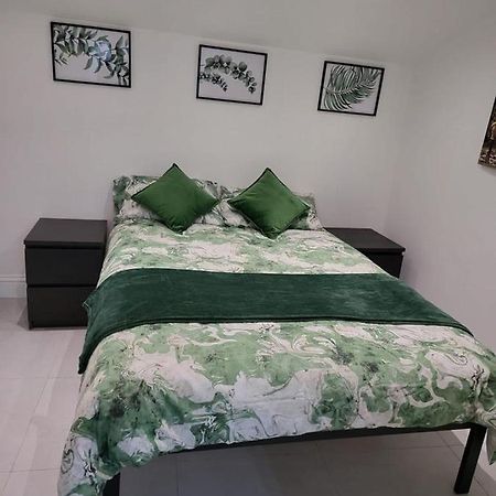 Fancy Basement Flat B Daire Londra Dış mekan fotoğraf